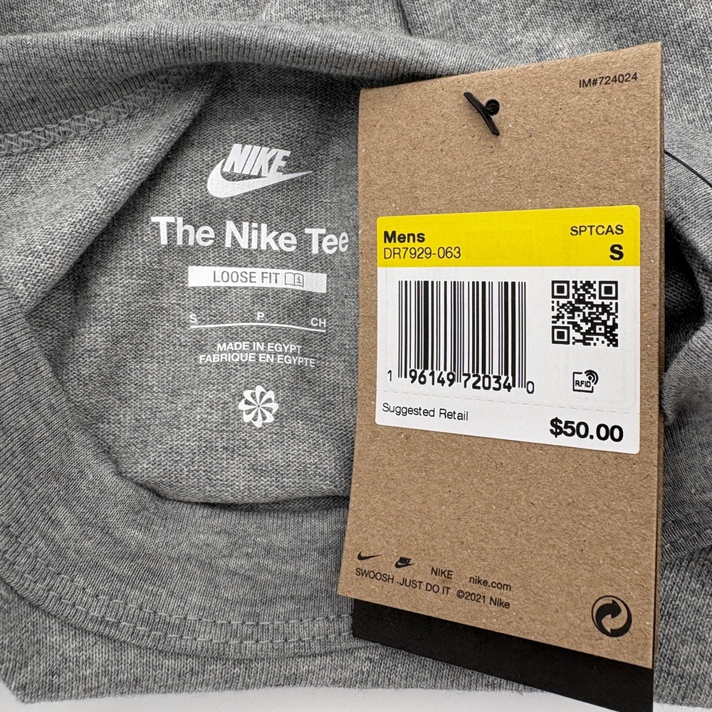 NWT Mens Nike Small Sportswear Premium Essentials Long Sleeve Pocket T Shirt Top - Picture 6 of 7